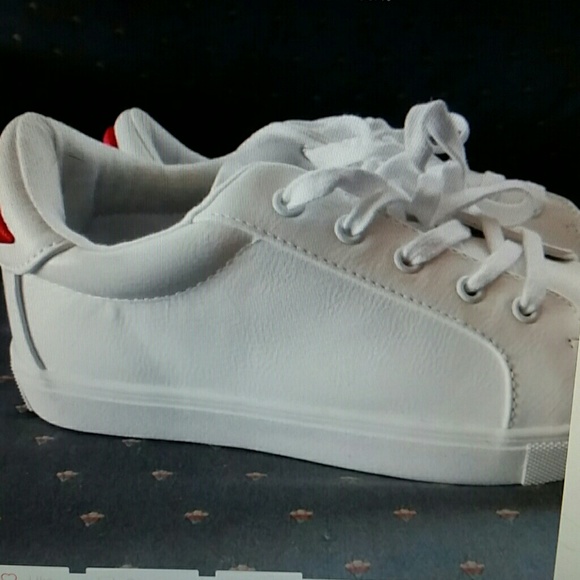 White sneakers embroidery lips on back - Picture 4 of 4